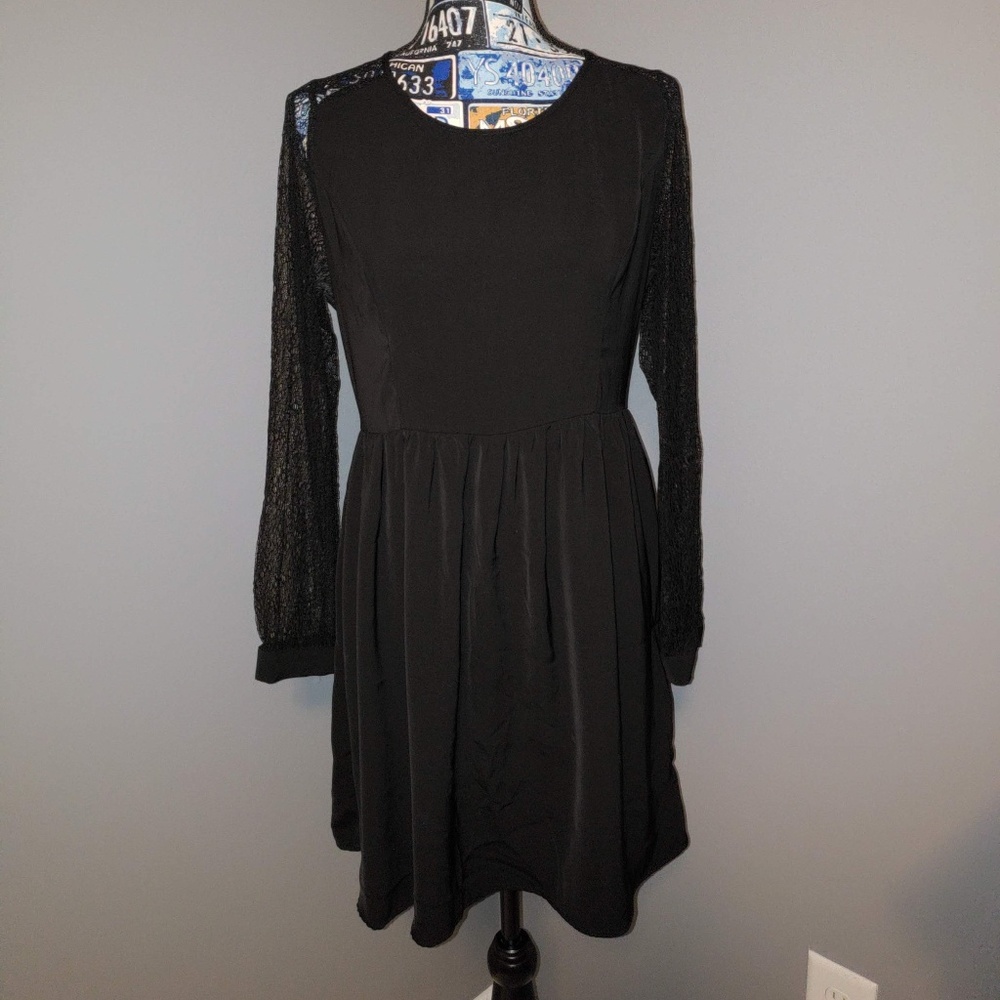 Doe & Rae Black Long Sleeve Lace Arms A-Line Dress